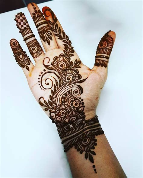 Henna Palm Design